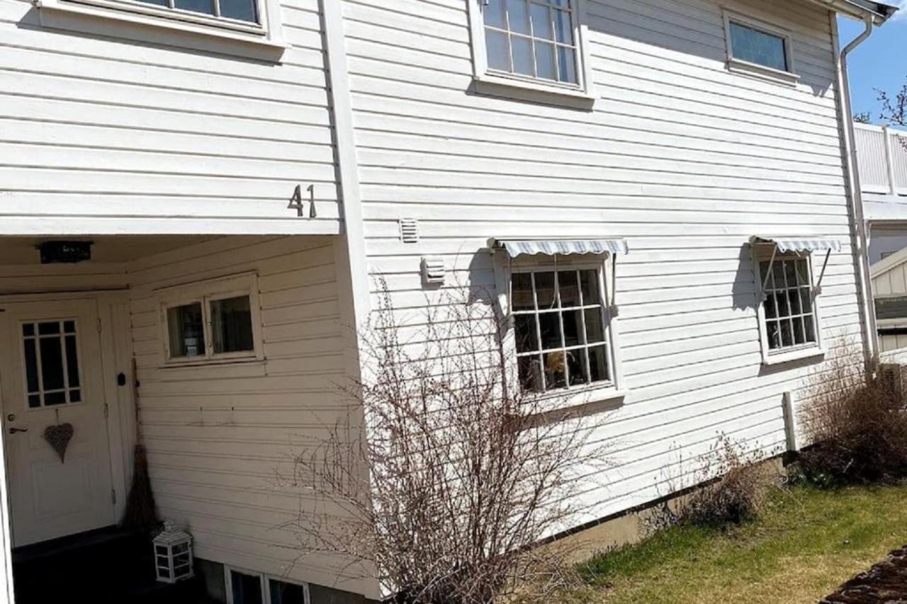 Bynaer Villa V/Ntnu.Garasje Internett, Badstue,Hage Gjøvik Екстериор снимка